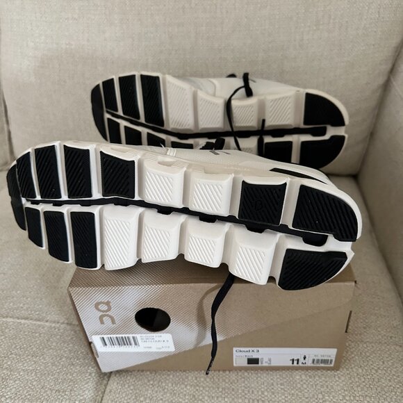 Men’s Cloud X 3 Ivory/Black Training Shoe - Picture 2 of 7